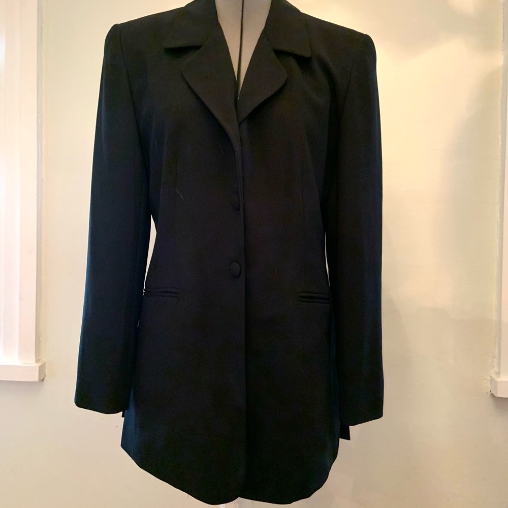 Chemise International Black blazer jacket with covered buttons and side slits